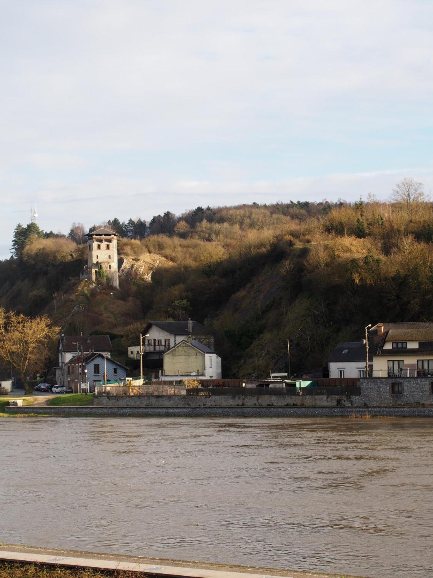 Hotel Val Saint Hilaire Givet Ruang foto