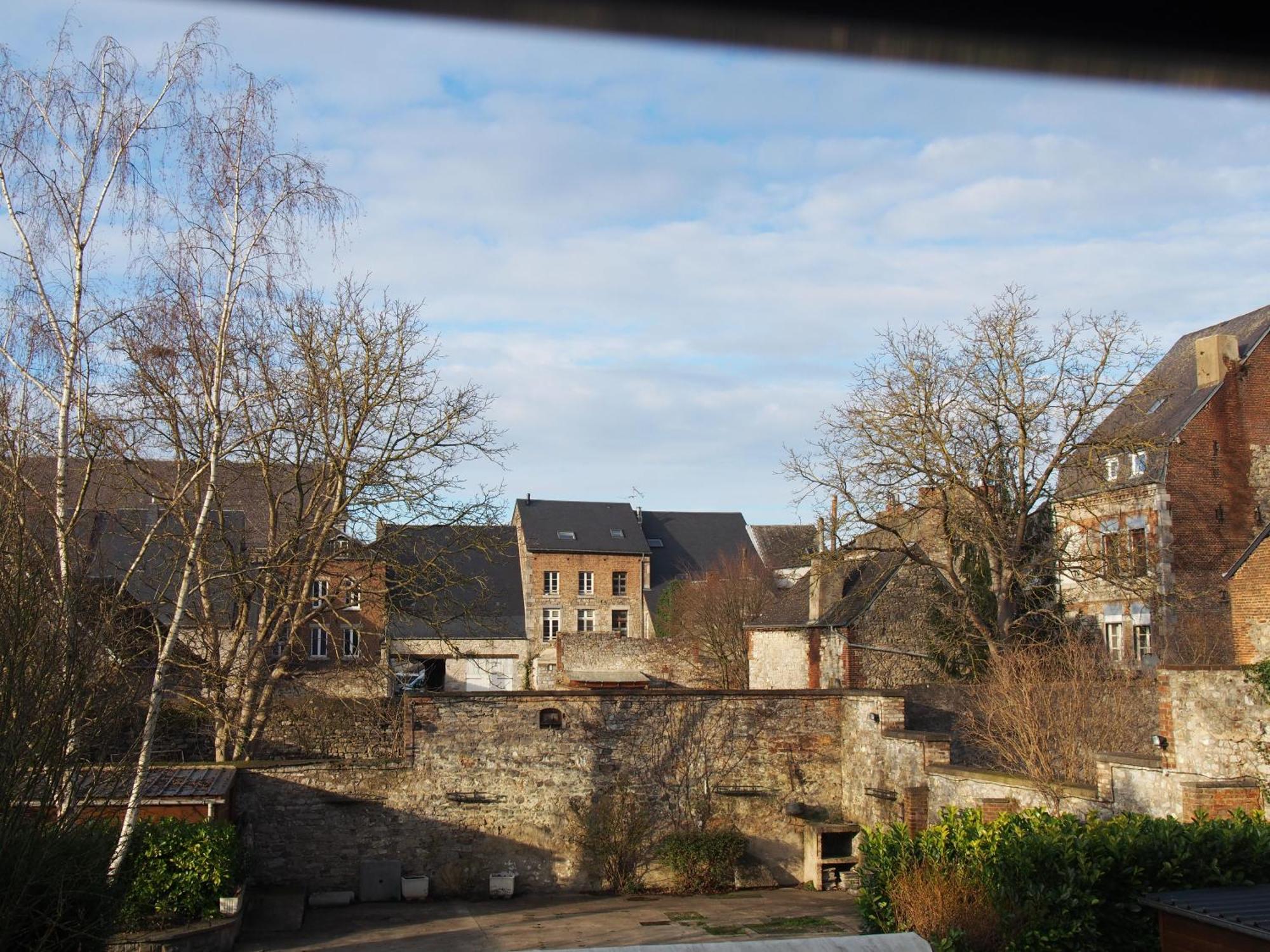 Hotel Val Saint Hilaire Givet Ruang foto