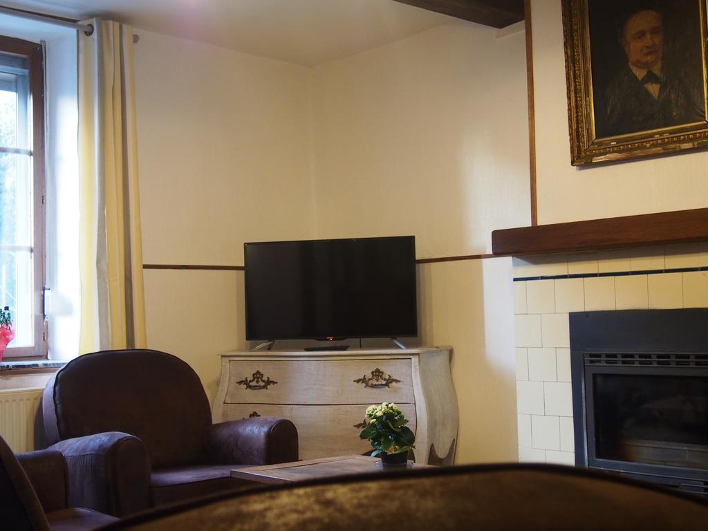 Hotel Val Saint Hilaire Givet Ruang foto