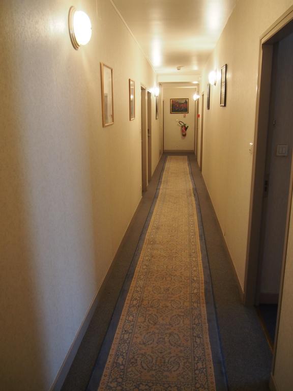 Hotel Val Saint Hilaire Givet Bagian luar foto